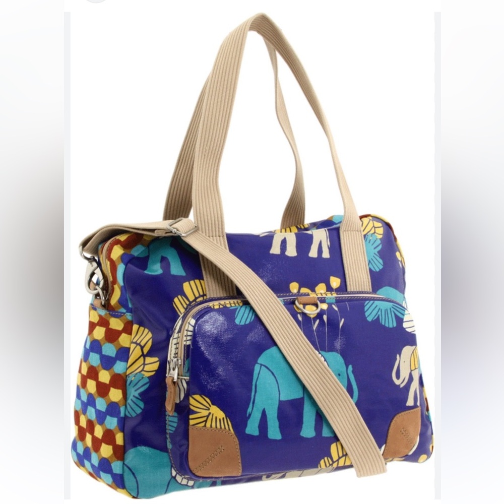 Super cute fun Fossil weekender bag